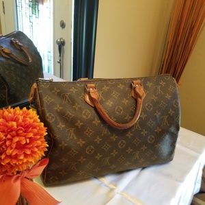 Vintage Louis Vuitton Speedy 35